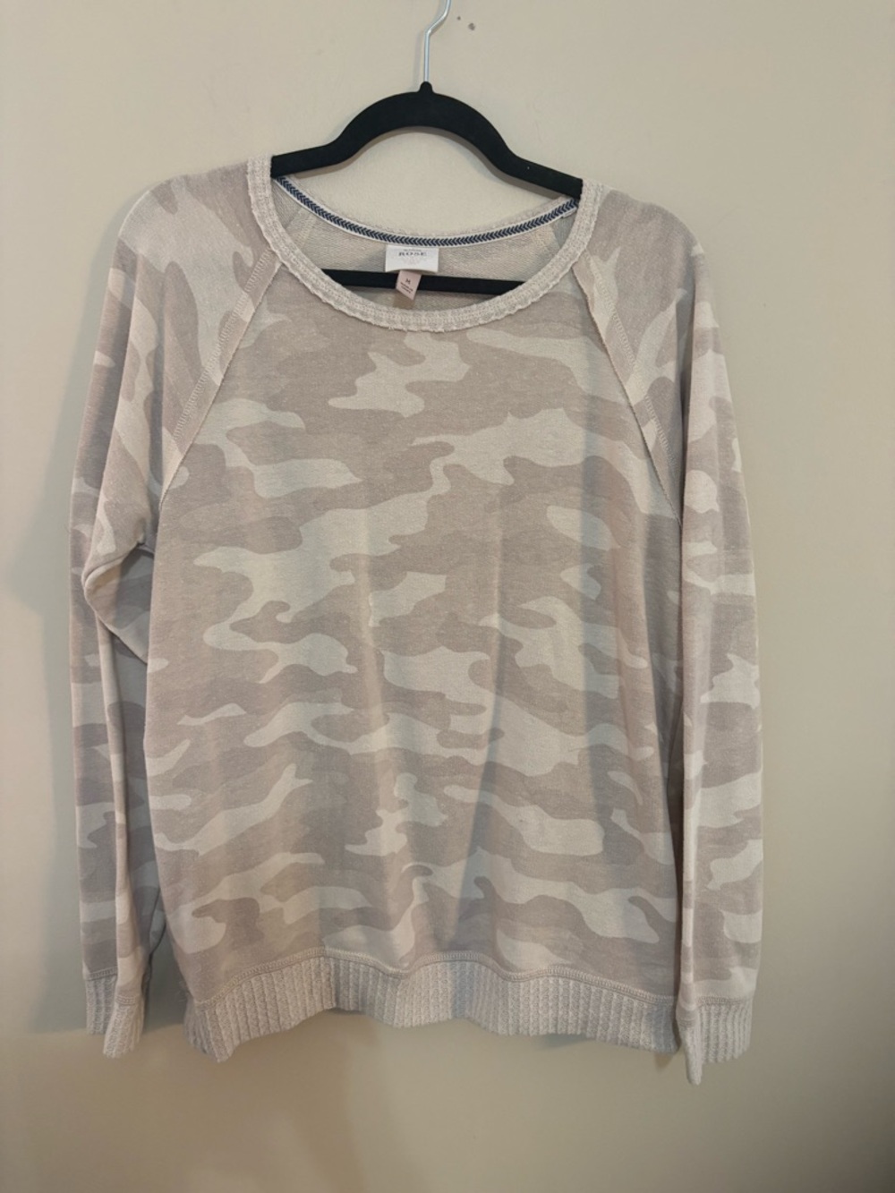 Knox Rose Neutral Camo Crewneck Sweatshirt in Beige & Cream